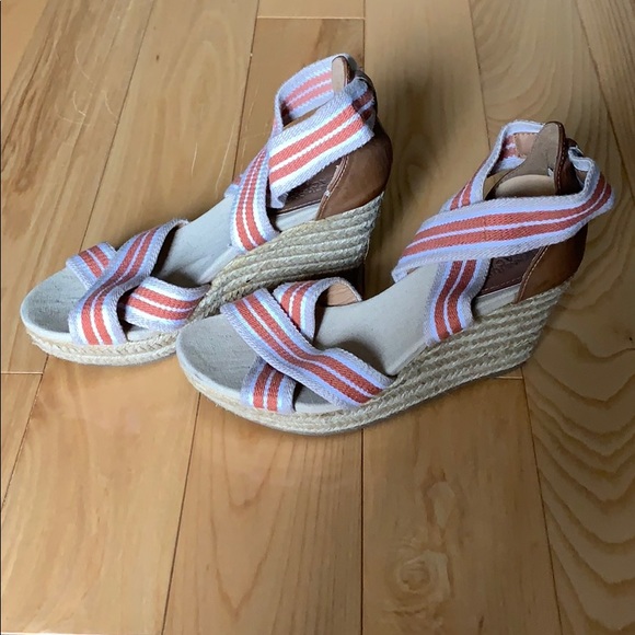 Kenneth Cole Reaction wedge heels - Picture 2 of 4